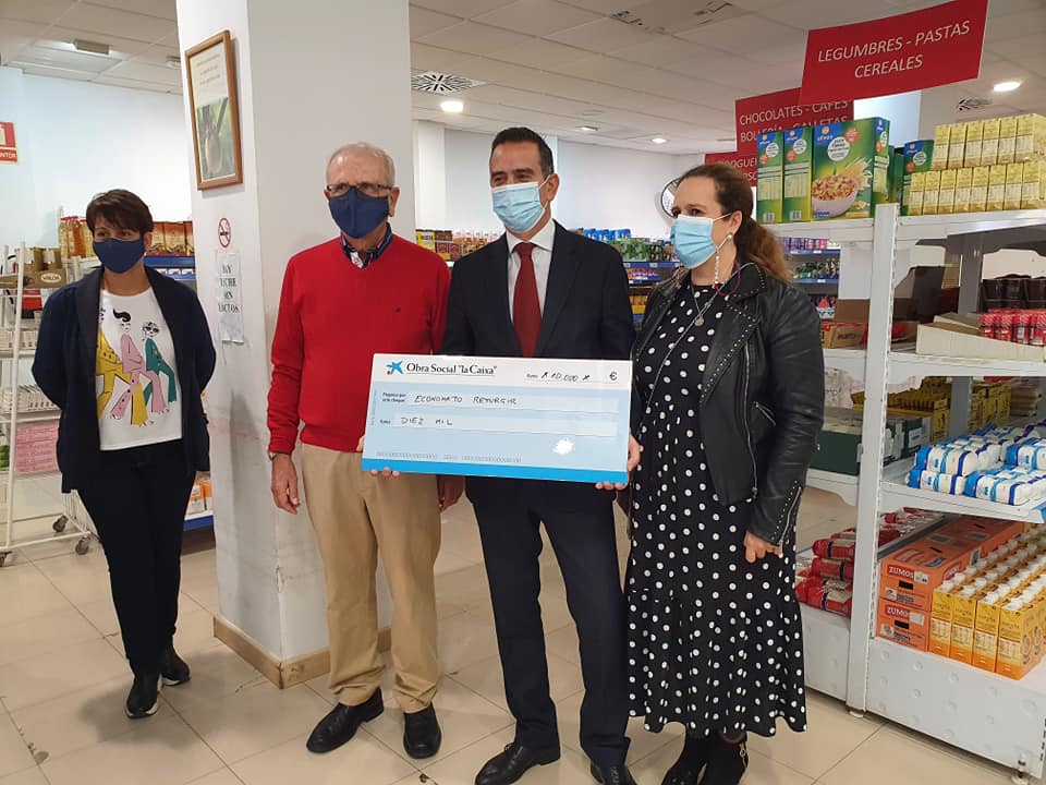 Fundacion La Caixa con el Economato Solidario Resurgir (3) Fundacion La Caixa con el Economato Solidario Resurgir (3)
