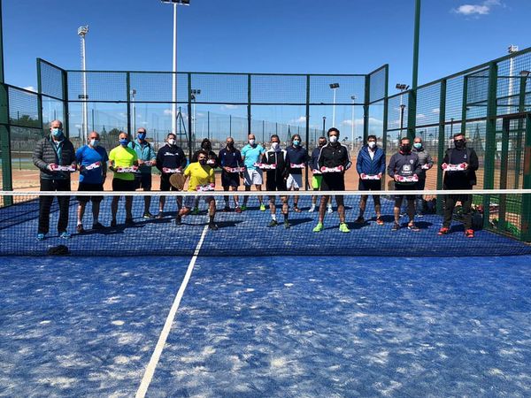 Padel y solidaridad – economato solidario resurgir huelva (2)